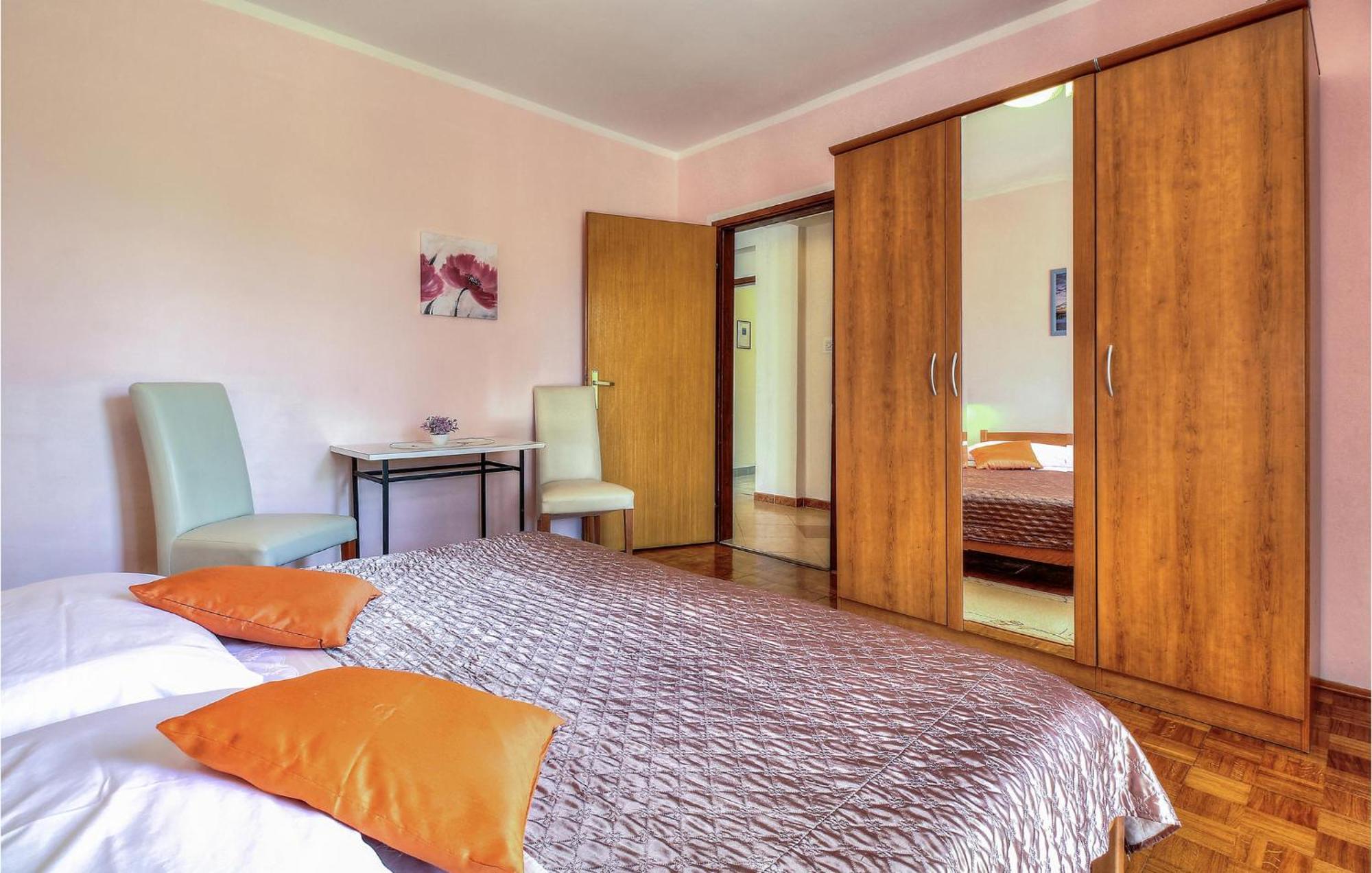 Amazing Apartment In Porec With Wifi מראה חיצוני תמונה