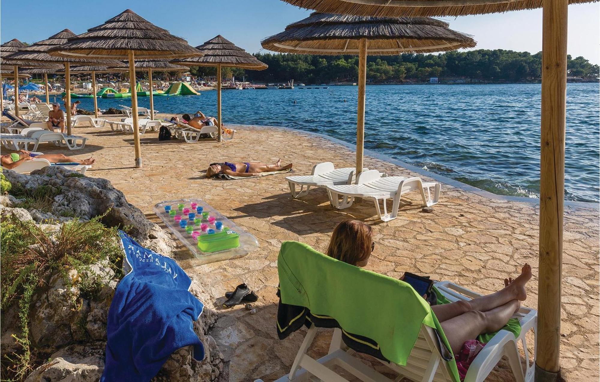 Amazing Apartment In Porec With Wifi מראה חיצוני תמונה