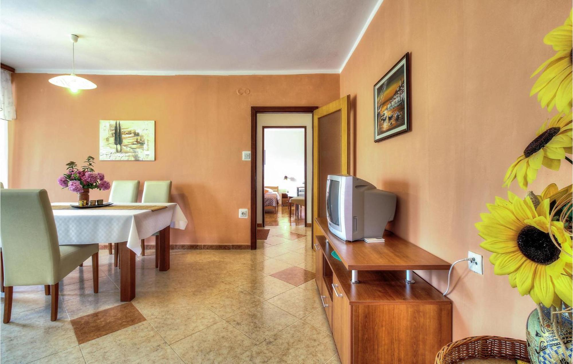 Amazing Apartment In Porec With Wifi מראה חיצוני תמונה